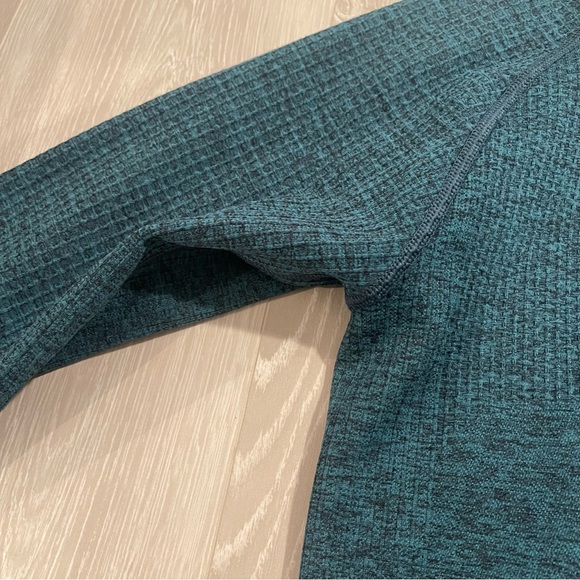Lululemon Engineered Warmth Long Sleeve Crew Teal Turquoise size Medium fit - Picture 8 of 16